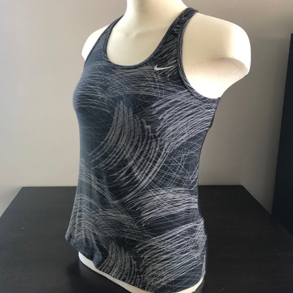 2/$20 DEAL - Grey & Black Nike Training Workout Top M - Picture 1 of 3